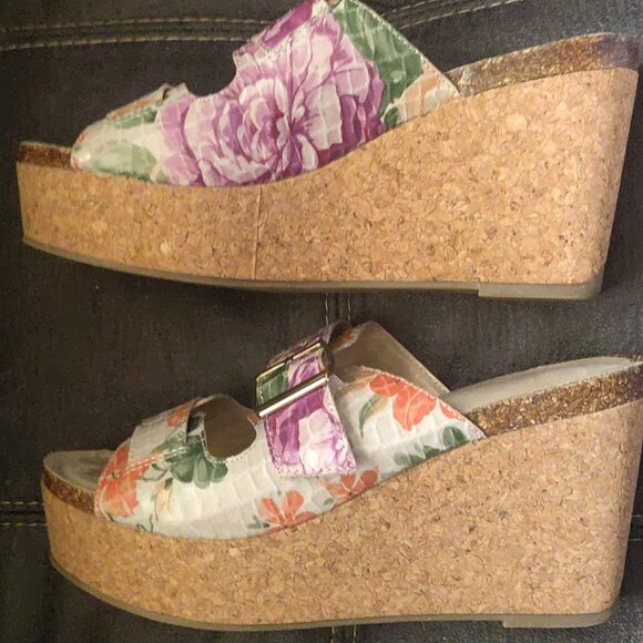 Women's 4 Inch Heeled Platform  Kenneth Cole Reaction Sandals Worn Once - Picture 4 of 5